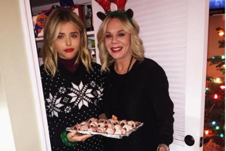 Chloë Grace Moretz (19) postet viele gemeinsame Bilder mit Mama Teri oder ihren vier älteren Brüdern.