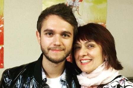 Erfolgs-DJ Zedd (26) kam ihm Jahr 1992 mit seinen Eltern nach Deutschland. Mit Mama Marina spricht er aber immer noch Russisch.