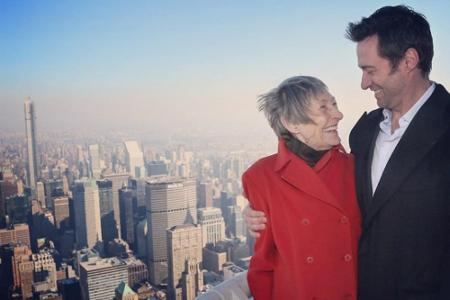 Seiner Mutter Grace wünscht Hugh Jackman über Instagram einen frohen Muttertag.