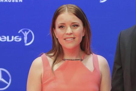 Lisa ist mit einem Schalker Abwehrspieler zusammen...