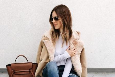 Auch Jacken mit Schaffellverzierung erobern Saison für Saison die Herzen der Fashionistas. Sie halten kuschelig warm und las...