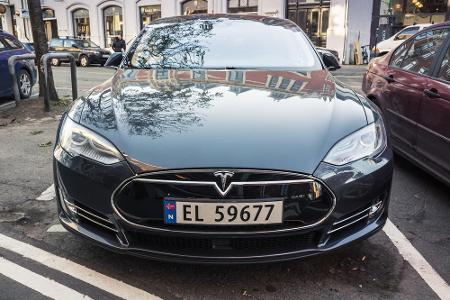 Eines der häufigsten Autos in Norwegen ist ein Tesla. Steuervergünstigungen haben einen E-Auto-Boom im Land ausgelöst. Das i...