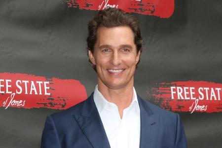 Heute wohnt Matthew McConaughey (46) lieber am Strand. Wenn er nicht gerade vor der Kamera steht, schwingt er sich gerne auf...