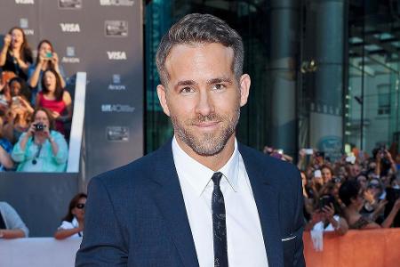 Kein Wunder, liegen Hollywood-Star Ryan Reynolds (39) doch die Frauen zu Füßen. Er hat aber nur Augen für Ehefrau Blake Live...