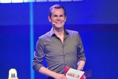 Spielleiter ist Malte Arkona. Unterschiedlichste Spiele stellen die Promipaare auf die Probe. In der letzten Show kämpfen da...