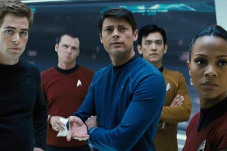 2009 schließlich der Reboot für die Kino-Leinwand: Chris Pine (l.) darf sich seither als junger James T. Kirk in einer alter...