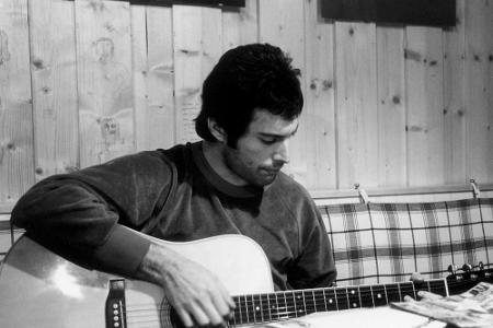 Dieses Bild von Freddie Mercury entstand in den Musicland Studios,
München, im Frühjahr 1980.