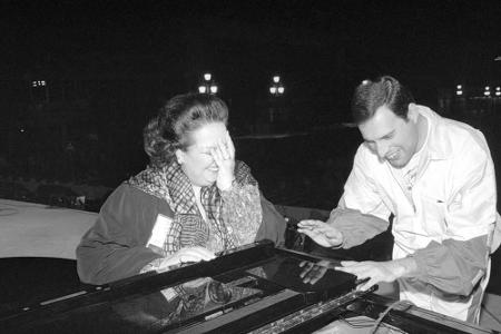 Und mit Montserrat Caballé am Piano, Barcelona, 1987.