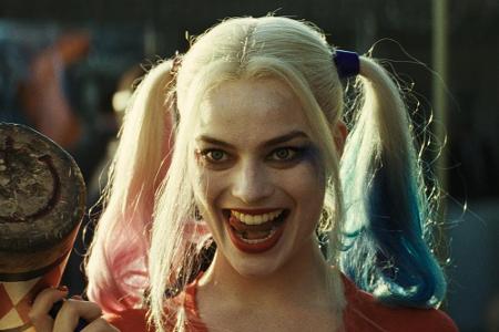 Gänzlich verrückt scheint dagegen die quirlige Harley Quinn, dargestellt von Senkrechtstarterin Margot Robbie. Doch tatsächl...