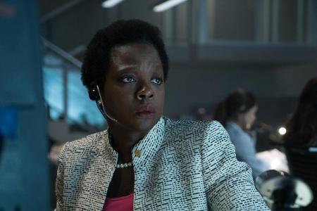 Hinter der ungewöhnlichen Truppe steckt übrigens - wie auch im Comic - Amanda Waller, dargestellt von Emmy-Gewinnerin Viola ...