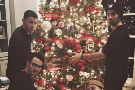 Die Jonas Brothers Nick, Joe und Kevin feierten an Weihnachten eine kleine 