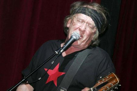 Am 28. Januar 2016 erlag der Mitbegründer der Rockband Jefferson Airplane, Paul Kantner, einem Herzinfarkt. Die Kombo, die s...