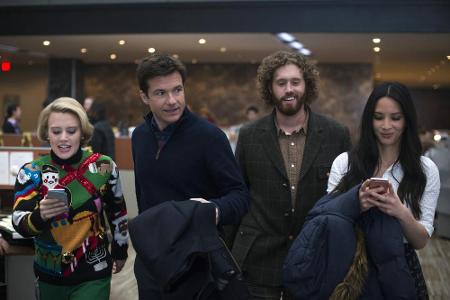 Mary (Kate McKinnon, v.l.n.r.), Josh (Jason Bateman), Clay (T.J. Miller) und Tracey (Olivia Munn) freuen sich auf die alljäh...