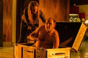 "München Mord: Kein Mensch, kein Problem": Der skurrile Selbstversuch des Kommissars Schaller (Alexander Held) endet beinahe...