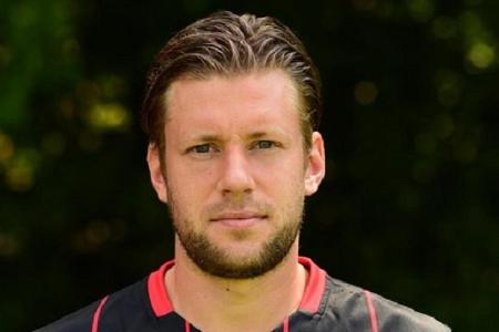 Eintracht-Frankfurt-Profi Marco Russ wird im Netz von allen Seiten der Rücken gestärkt