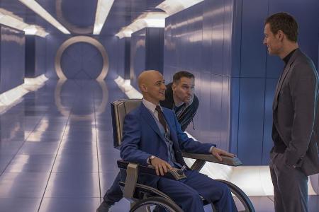 Charles Xavier (James McAvoy) trifft seinen einstigen Freund Erik Lehnsherr (Michael Fassbender)