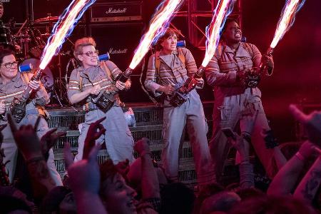 Abby Yates (Melissa McCarthy), Jillian Holtzmann (Kate McKinnon), Erin Gilbert (Kristen Wiig) und Patty Tolan (Leslie Jones)...