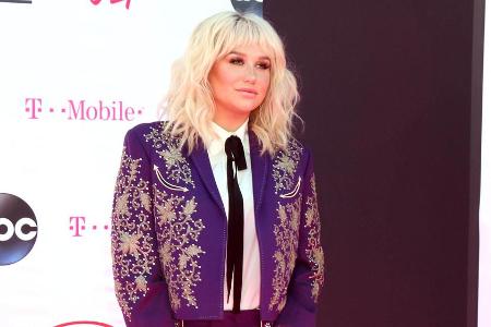 Kesha performte bei den Billboard Music Awards Bob Dylans 