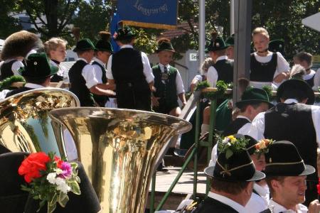 Die bayerische Trachtenkapelle darf nicht fehlen