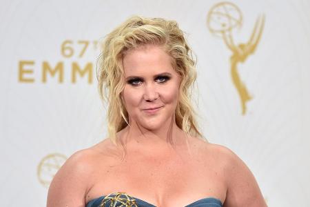 Der Pirelli-Kalender 2016 fällt etwas anders aus als gewohnt. Statt junger Topmodels porträtiert Starfotografin Annie Leibov...