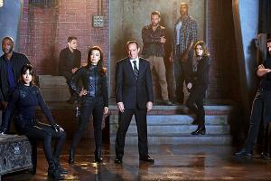 Agent Phil Coulson (Clark Gregg, Mitte) und sein Team