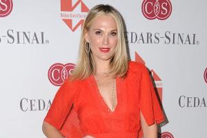 Molly Sims verzauberte beim "Mothers Day Luncheon" in Beverly Hills mit einem orangefarbenen Kleid