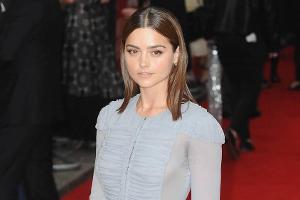 Jenna Coleman verzauberte auf dem roten Teppich in einem zeitlosen Abendkleid in Pastellblau