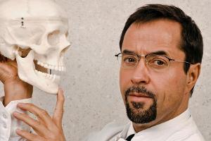 Jan Josef Liefers - aka Rechtsmediziner Prof. Karl-Friedrich Boerne aus dem Münster-"Tatort" - wird Sonntagabend live Rede u...