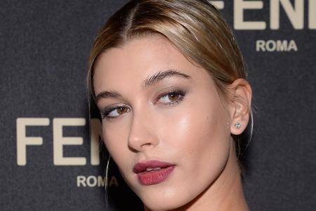 Auch ihre Cousine Hailey Baldwin (18) versucht sich als Model. Berühmt wurde sie aber eher durch eine Nacht mit Justin Biebe...