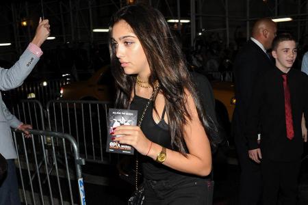 Als Tochter von Madonna hat es Lourdes sicherlich nicht immer leicht. Doch die 18-Jährige geht ihren eigenen Weg. Bereits mi...