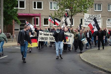 Neonazi-Aufmarsch im Film