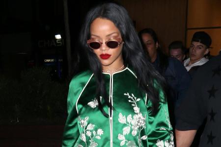 RiRi wählt einen Luxus-Jogginganzug von Gucci mit floraler Stickerei