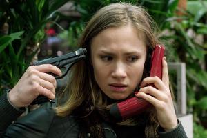 "Nachtschicht - Wir sind alle keine Engel:" Vom Ex-Lover schwer gekränkt, läßt sich Sharronda Herold (Alina Levshin) zu eine...