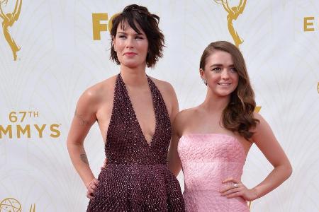 Stars wie Maisie Williams und Lena Headey bekommen bei den Emmy Awards in Zukunft Konkurrenz aus der digitalen Welt der Medien