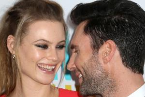 Behati Prinsloo und Adam Levine bei einer Veranstaltung in New York City