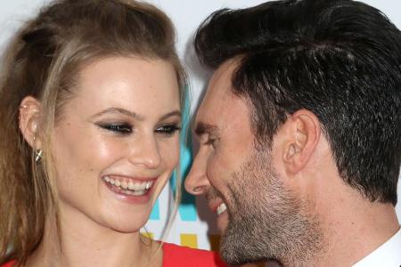Behati Prinsloo und Adam Levine bei einer Veranstaltung in New York City