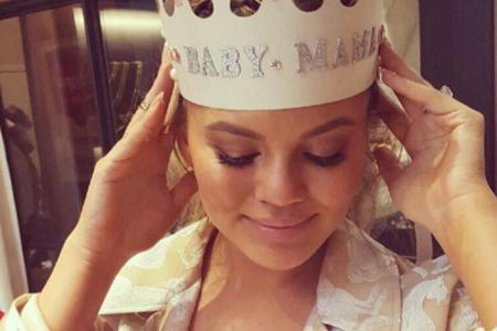 Chrissy Teigen freut sich sichtlich auf ihre Mutterrolle