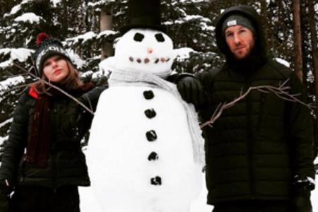 Auch Taylor Swifts Familie, wie hier Bruder Austin (liegend), freut sich über ihre Liebe zu Calvin Harris.