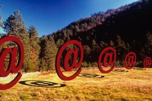 Ray Tomlinson nutzte erstmals das @-Zeichen zur Unterscheidung zwischen Username und Zieladresse