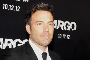 Ben Affleck muss von seinen Verflossenen Kritik für sein Rücken-Tattoo einstecken