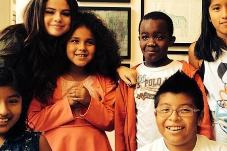 Selena Gomez hat ein Herz für Kinder