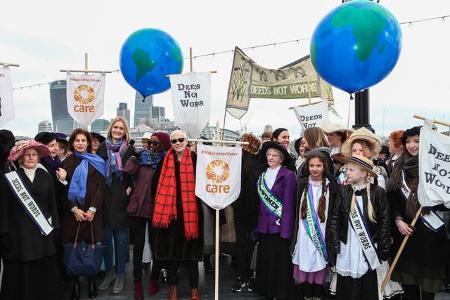 ...am Weltfrauentag in London um für die Gleichberechtigung von Frauen auf die Straße zu gehen. Und Frauenpower bewies auch...