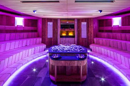 Eher Kinosaal als klassische Schwitzhütte: die Event-Sauna im Quellenhof