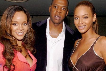Rihanna (l.), Def-Jam-Records-Chef Jay Z und Beyoncé Knowles kennen sich schon lang - hier 2005 auf einem Event seiner Platt...