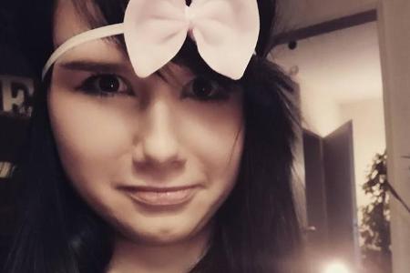 Jamie-Lee Kriewitz mit Geburtstagskerze