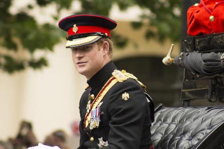 Prinz Harry bei der Geburtstagsparade zu Ehren seine Oma, Queen Elizabeth II.