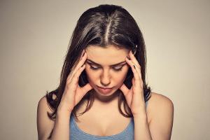 Eine kurze Schläfenmassage wirkt oft schon Wunder gegen Stress