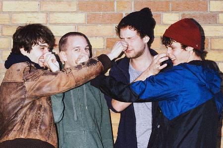 Die Jungs von AnnenMayKantereit haben die Chart-Spitze erobert