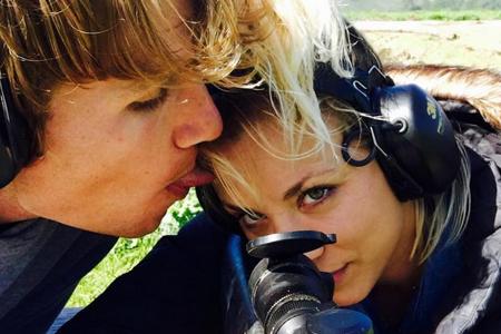 Posiert Kaley Cuoco hier mit ihrem neuen Freund?