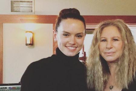 Daisy Ridley und Barbra Streisand im Aufnahmestudio